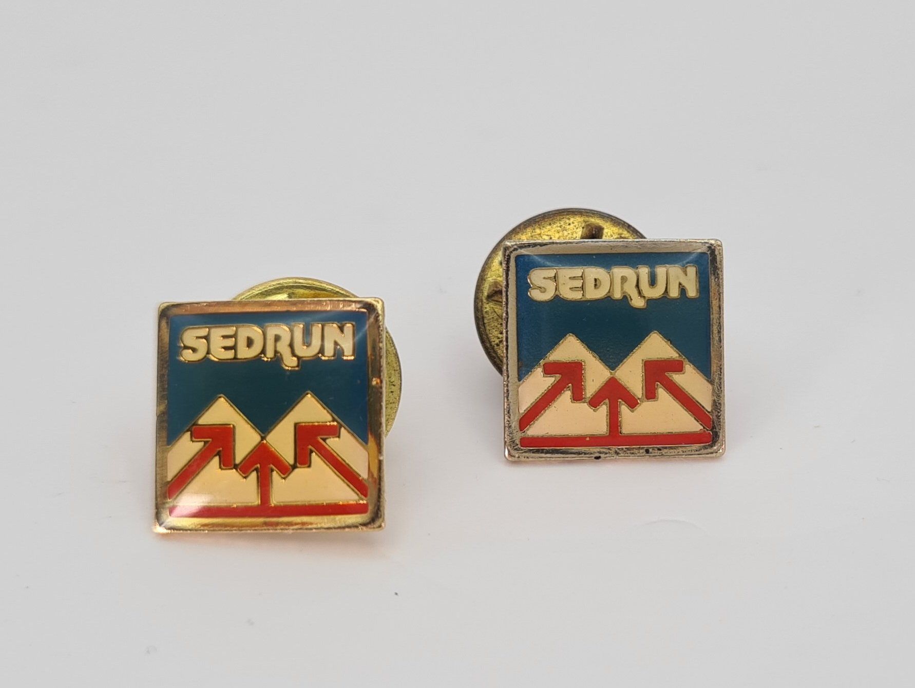 Plaketten & Abzeichen: Pin | 2 Sedrun – Gebraucht aus Dietikon von Jacky1983