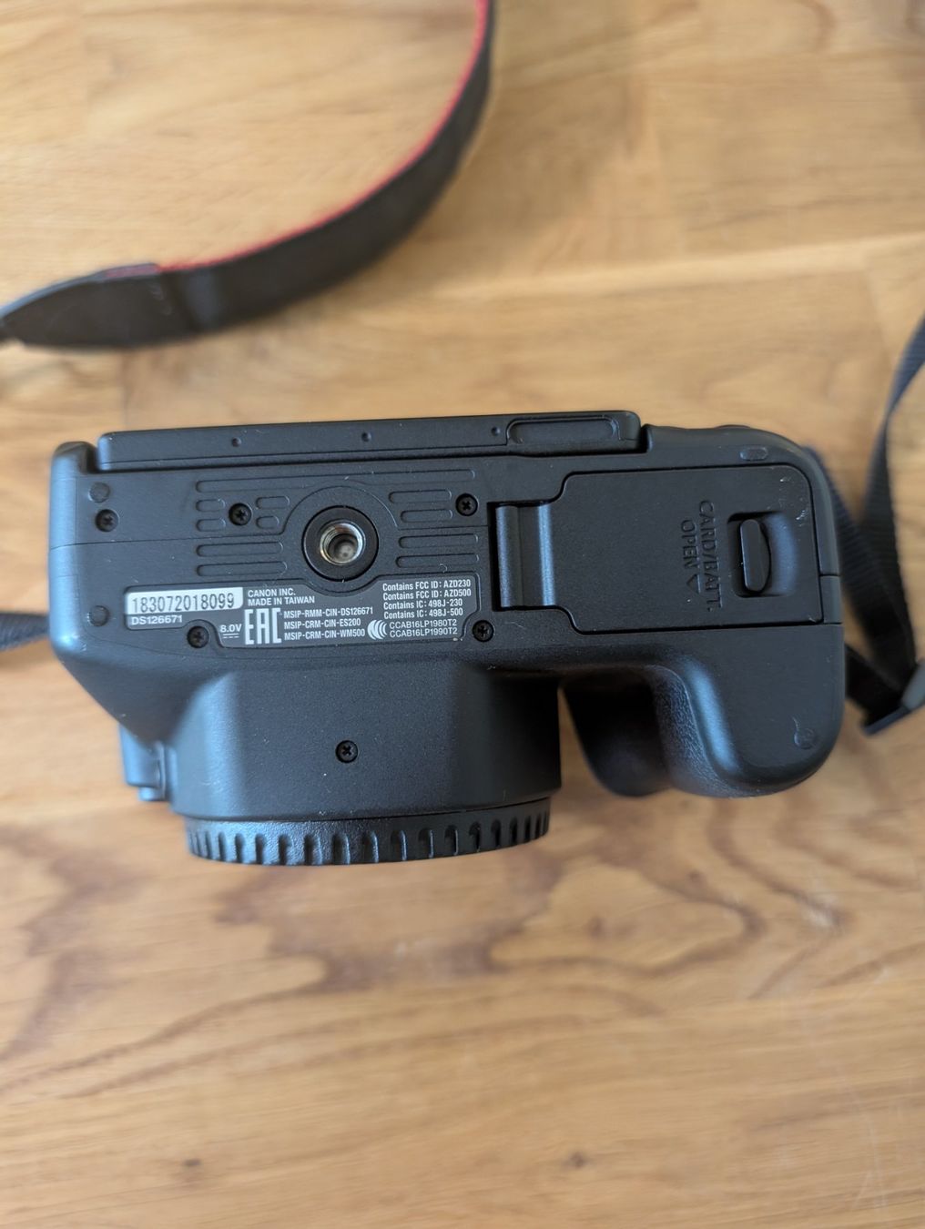 Canon Kamera: Canon EOS 200D Kit mit 2 Objektiven und Zubehör – Gebraucht aus Kloten von ConaRider 5