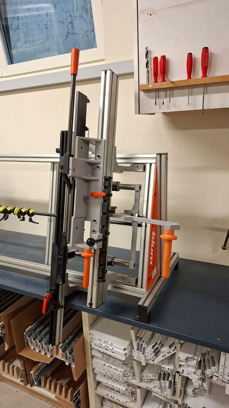 Blum Tous les outils: Blum Boxfix pro Schubladenpresse – D'occasion à Giswil par Promo21 2