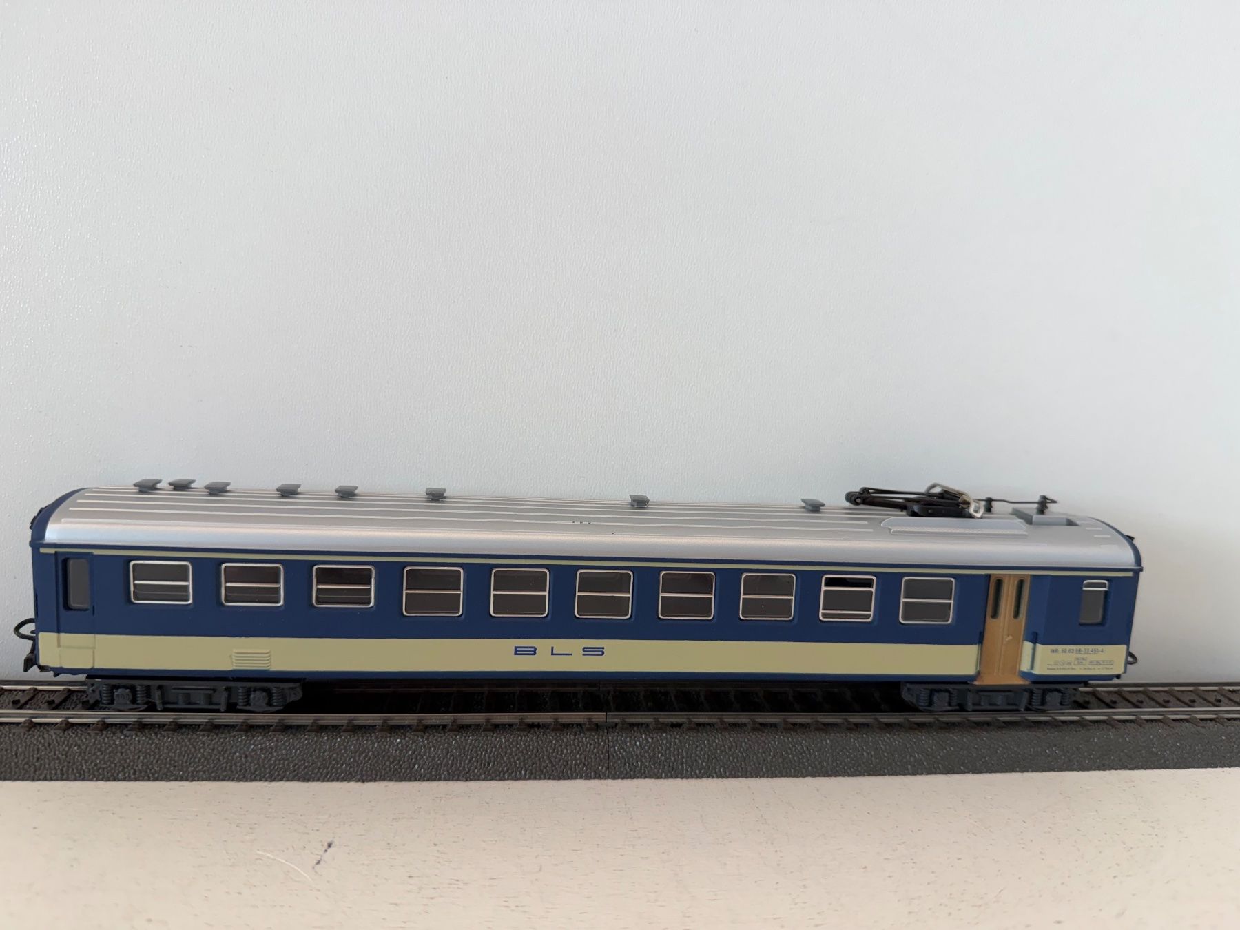 Hag Modellini di ferrovie: HAG 467 Speisewagen BLS – Usato da Büsserach venduto da ModellbahnDepot 1