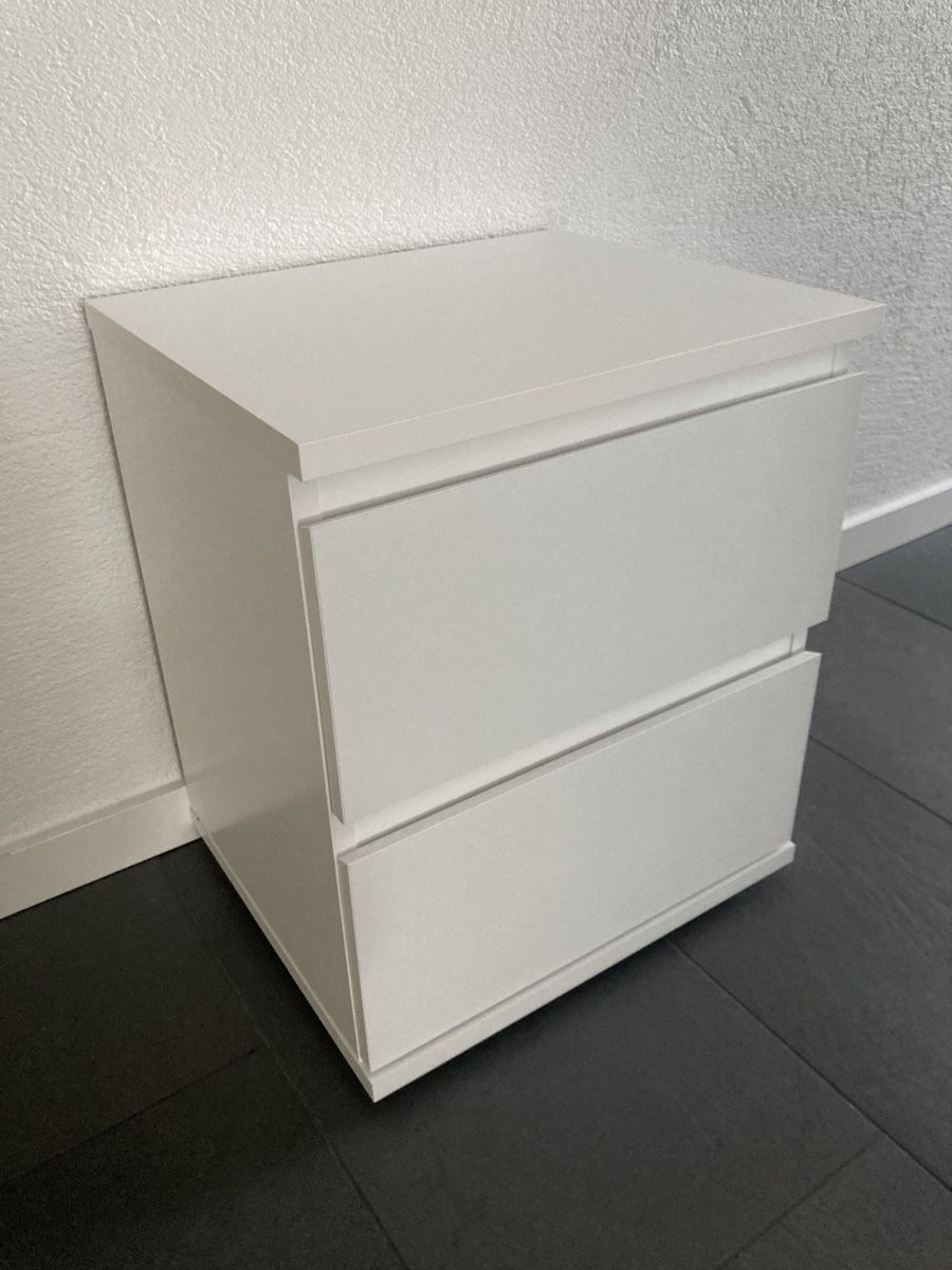 Tables de nuit: Nachttisch weiss – D'occasion à Goldach par Sparx3