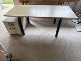 Schreibtisch mit Schubladencontainer, Top Zustand!