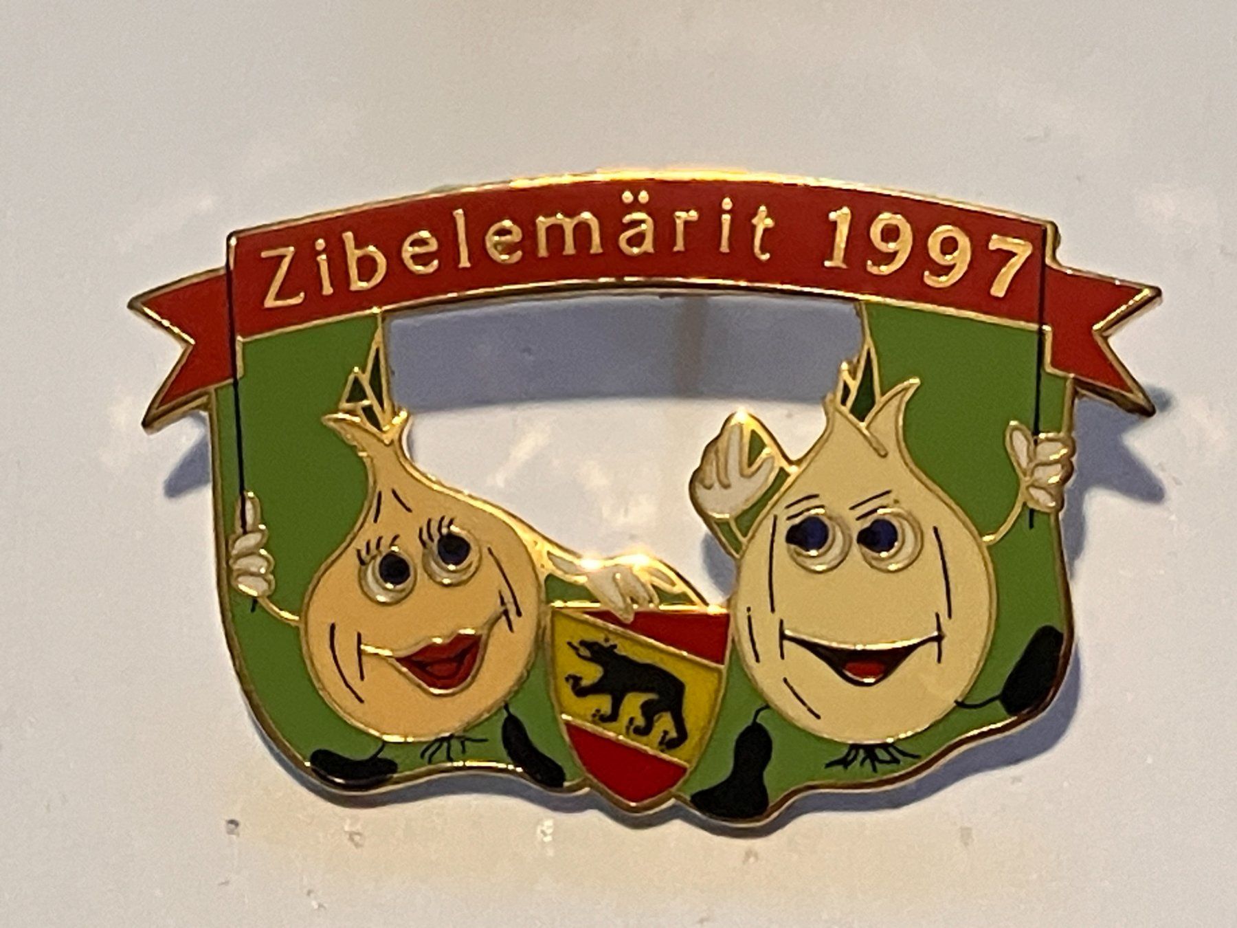 Placchette & Badge: 1 Pin Zibelemärit 1997 – Usato da Basel venduto da djwwpp