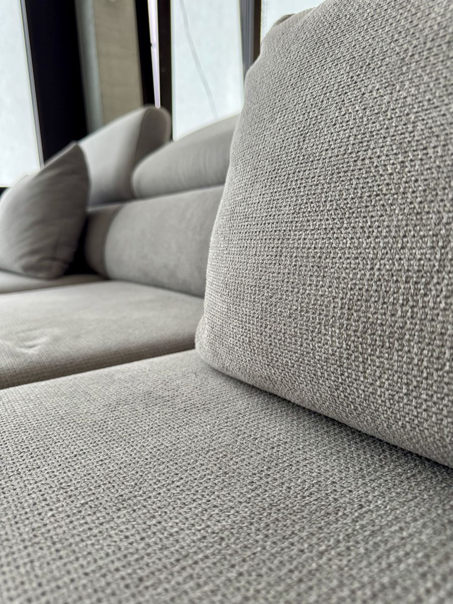 Divani: Ecksofa grau mit Schlaffunktion und Bettkasten Grösse L – Usato da Rudolfstetten venduto da flo_pc99 6