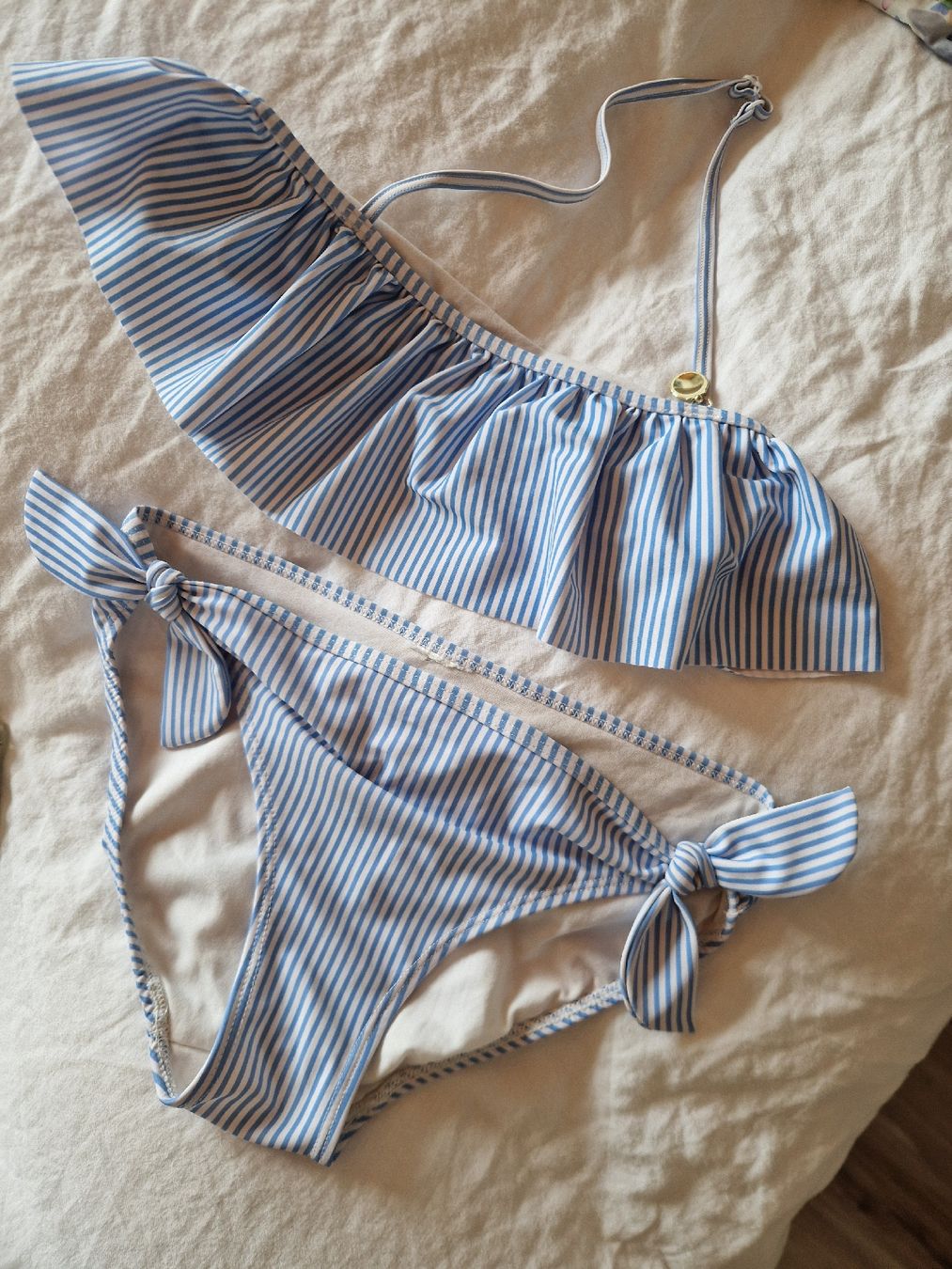 H&M Costumi da bagno & Bikini: Bikinihose gestreift, hellblau/weiss, Grösse 134 Sommer – Usato da Gwatt (Thun) venduto da Letzte-Chance-III