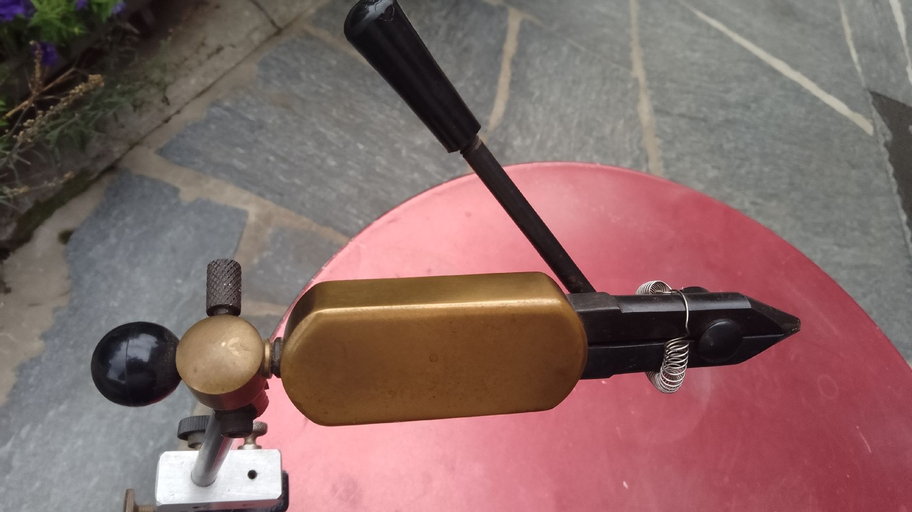 Macchine rilegatrici: Fliegenbindestock / Bindestock mit Tischklemme Top Zustand – Usato da Gretschins venduto da Gisi7 2