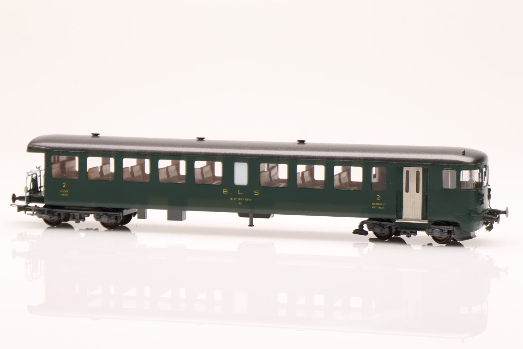 Roxy Modellini di ferrovie: Roxy 011 BLS Autozug Steuerwagen DC, H0 – Usato da Ried (Muotathal) venduto da Modellbahn.swiss 2