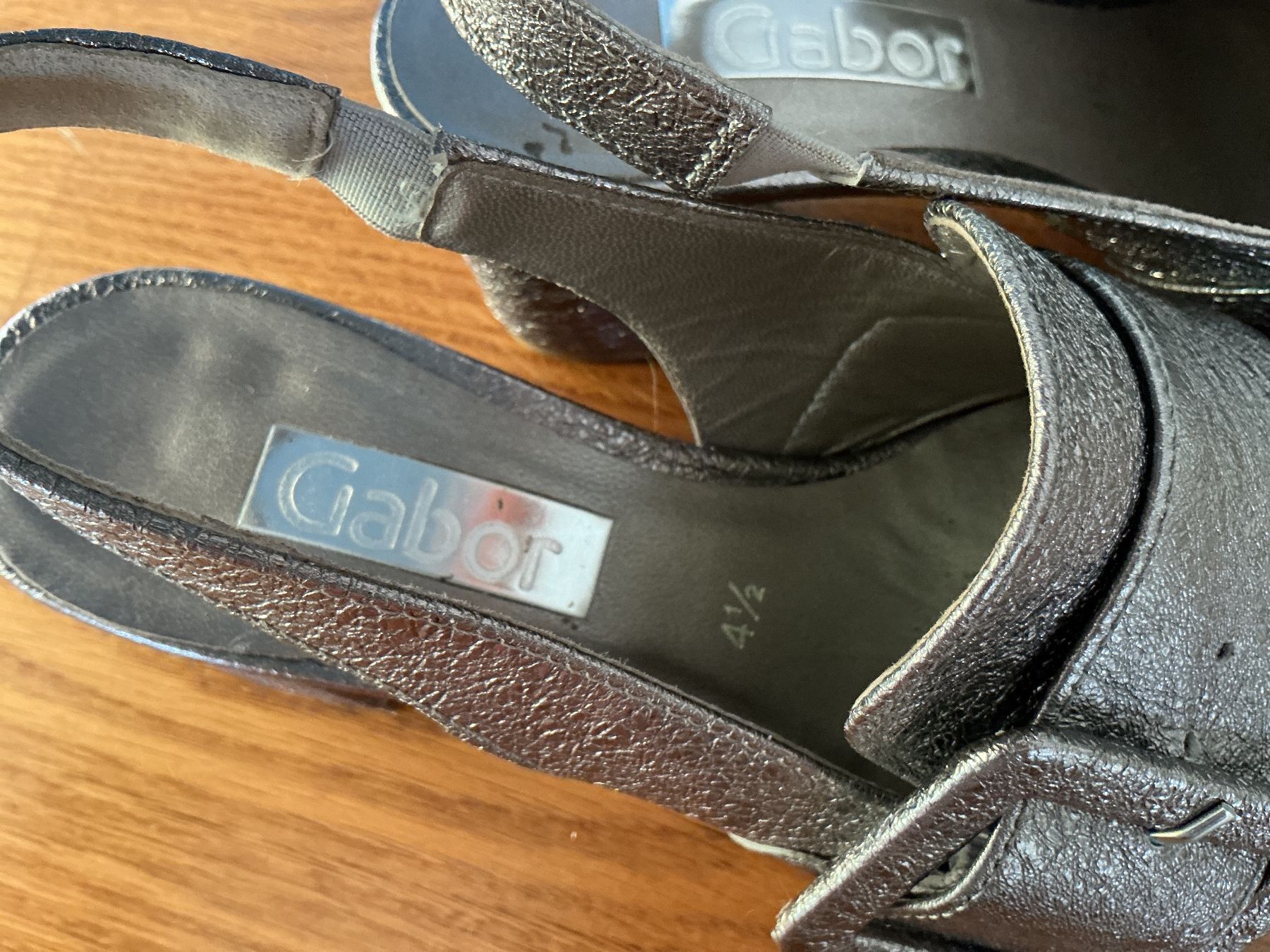 Chaussures femmes: Gabor  Sandale silber Grösse 4 1/2 mit Schnalle – D'occasion à Suhr par star033 2