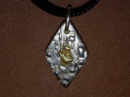 Schweizer Gold Nugget im Silber Anhänger
