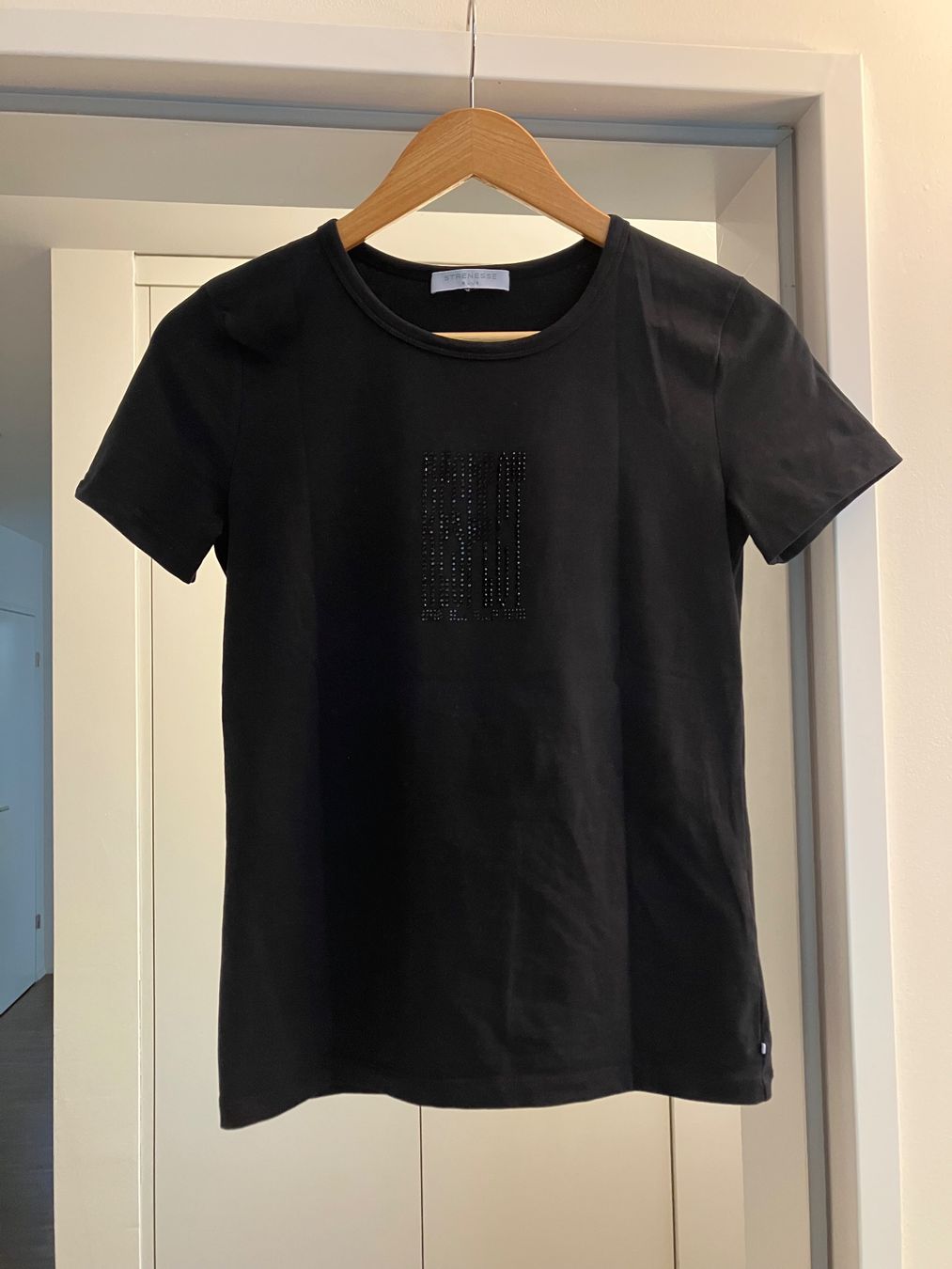 Strenesse T-shirts: Wunderschönes Shirt von Strenesse Gr. M – D'occasion à Zollikerberg par HillyBilly 2