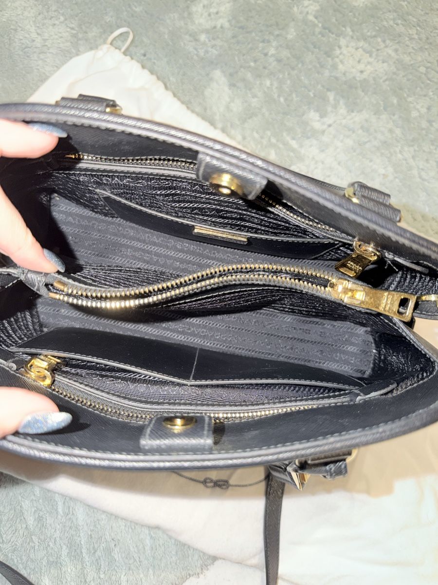Prada Borse da donna: Prada Handtasche mit Staubbeutel – Usato da Zetzwil venduto da April99 1