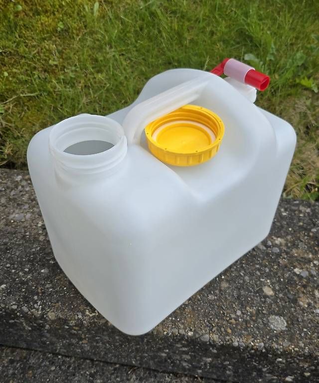 Serbatoi, Taniche & Tubi: Wasserkanister 20l – Usato da Triesen venduto da JuventusTurin1897 1