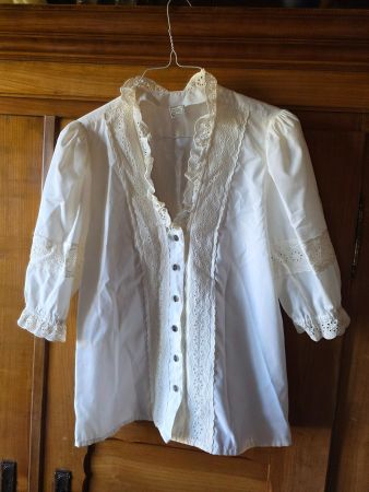 Trachten Bluse Grösse 50 mit Stickereien