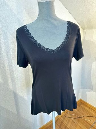 Schwarzes Anna Field Shirt mit wunderschönem Ausschnitt