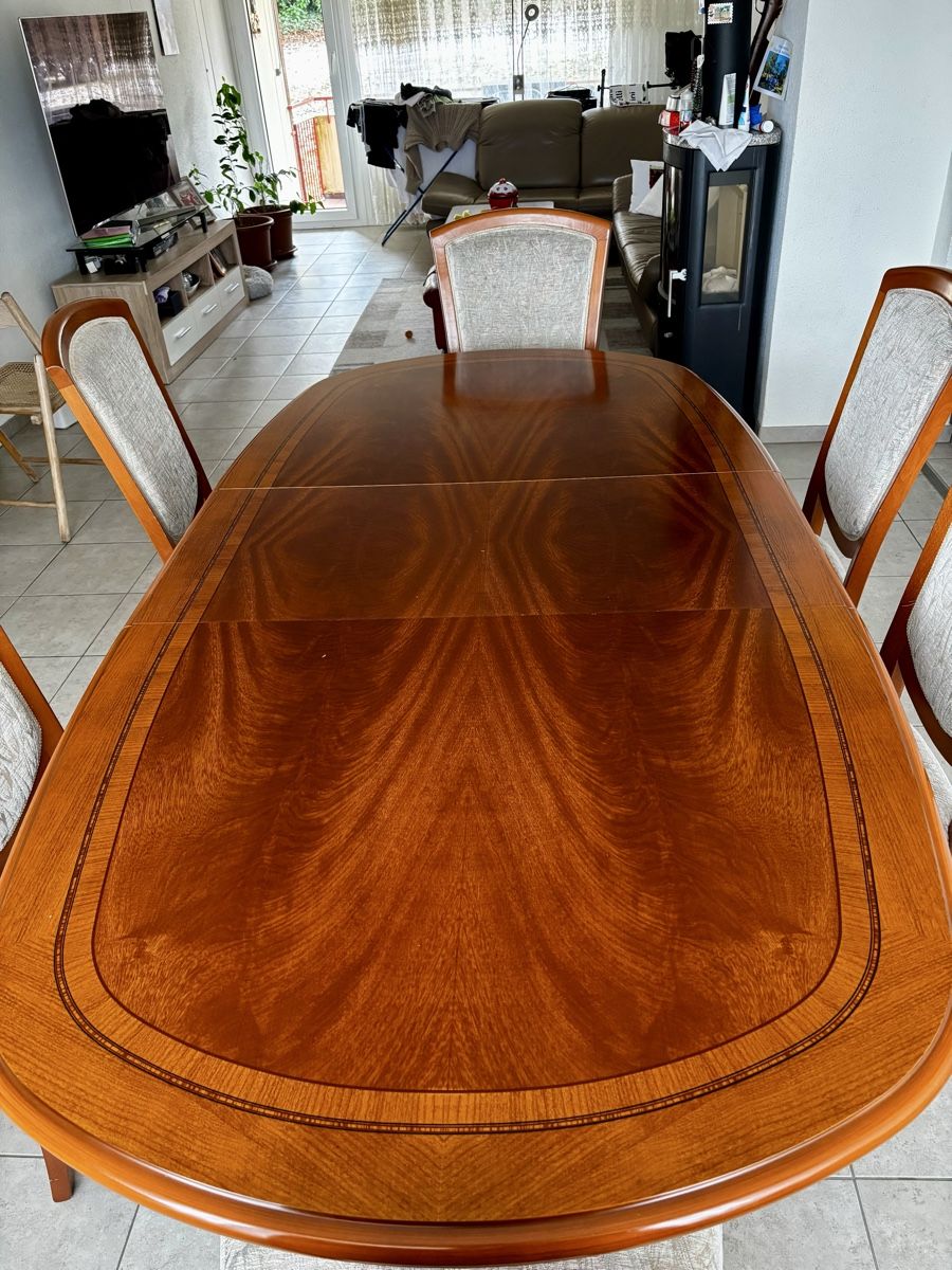 Tavoli: EDEL Baumnuss Massiv Holz Tisch – Usato da Dottikon venduto da Alles-meine 4