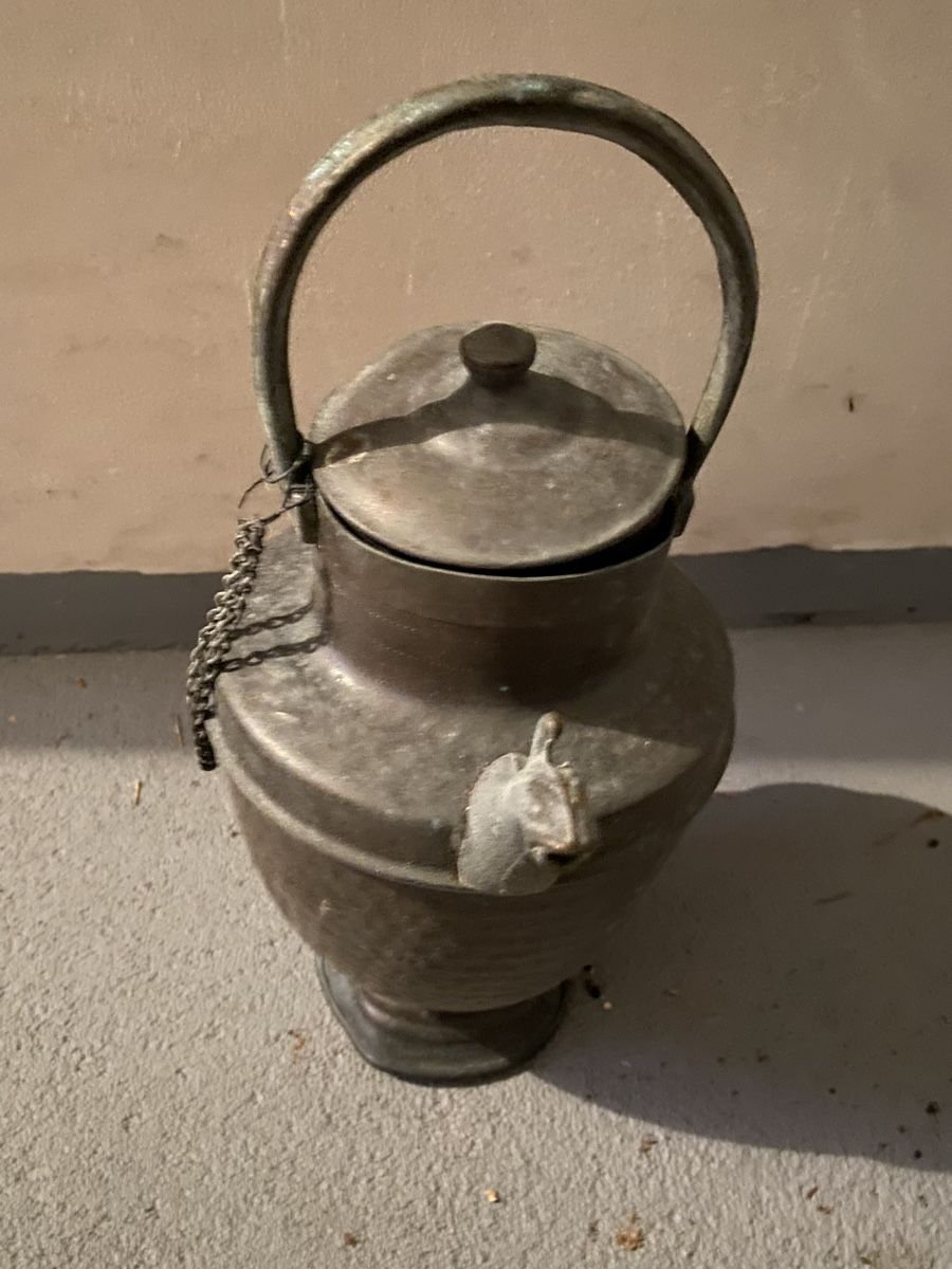 Caraffe: Antike Kupferkanne mit Deckel und Kette – Usato da Buchrain venduto da Sisi83 1