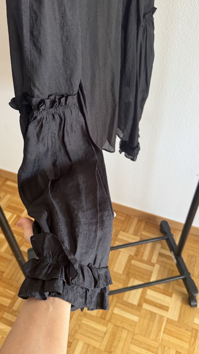 Chemisiers: Wunderschöne elegante Bluse   – Neuf (Voir description) à Schaffhausen par R_Muzh 2