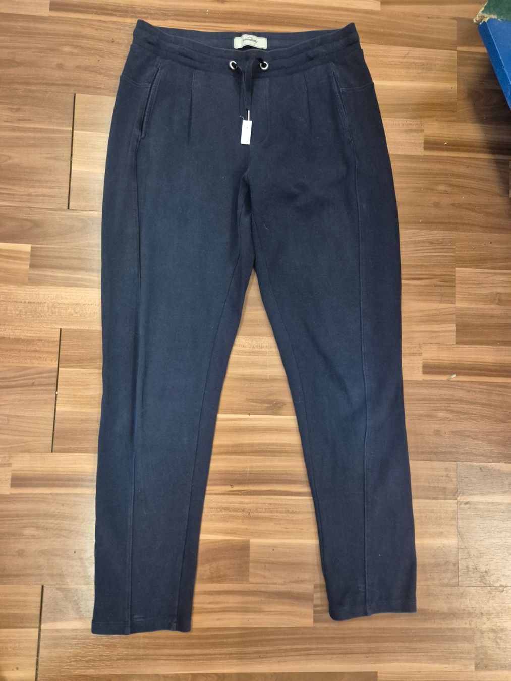 Tchibo Pantaloni: Trainerhose von Tchibo gr 36/38 K14 – Usato da Schwarzenburg venduto da Flamingo07