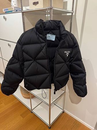 PRADA DAUNENJACKE