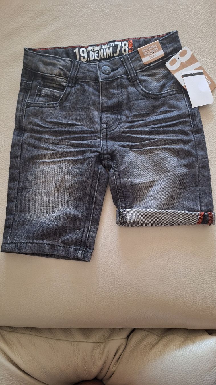 Pantaloni: Short en jeans garçon taille 110 neuf – Nuovo e nell'imballaggio originale da Neuchâtel venduto da Kebah
