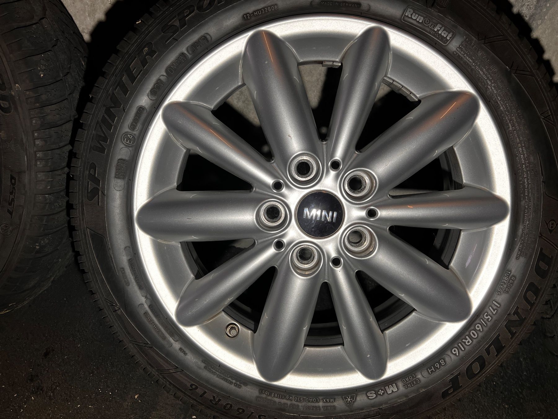 Cooper Pneus & Kompletträder: 4 Mini Cooper S Alufelgen ink. Winter Pneu – Gebraucht aus Trimmis von Susigsxr1 2