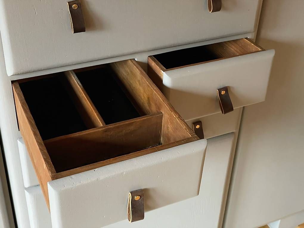 Armadi: Upcycled Schrank – Usato da Pfungen venduto da altijdlente 4
