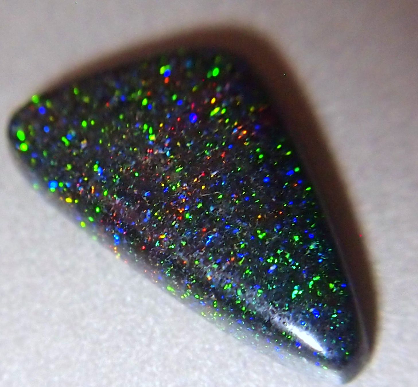 Pierres précieuses: 3,7 CTS polierter ANDAMOOKA OPAL  selten , einzigartig – Neuf avec emballage d'origine à Reinach BL par Hesekiel39 6