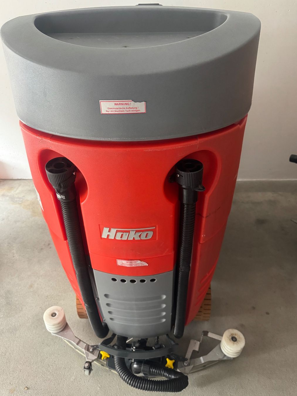 Tutte le macchine: Hako Scrubmaster B115R Scheuersaugma( taski Wetrok cleanfix) – Usato da Brugg venduto da Vwtiguan1- 4
