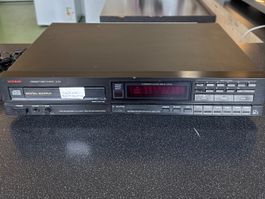 Luxman D-112 Compact Disc Player