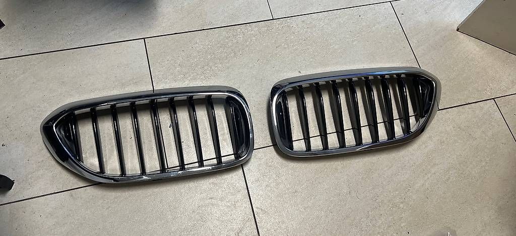 Alle Autoersatzteile: BMW Nieren Grill Orginal in Chrom – Gebraucht aus Lufingen von Kasti92