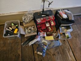 Komplettes Fliegenbinde-Set zu verkaufen - Abholung Endingen