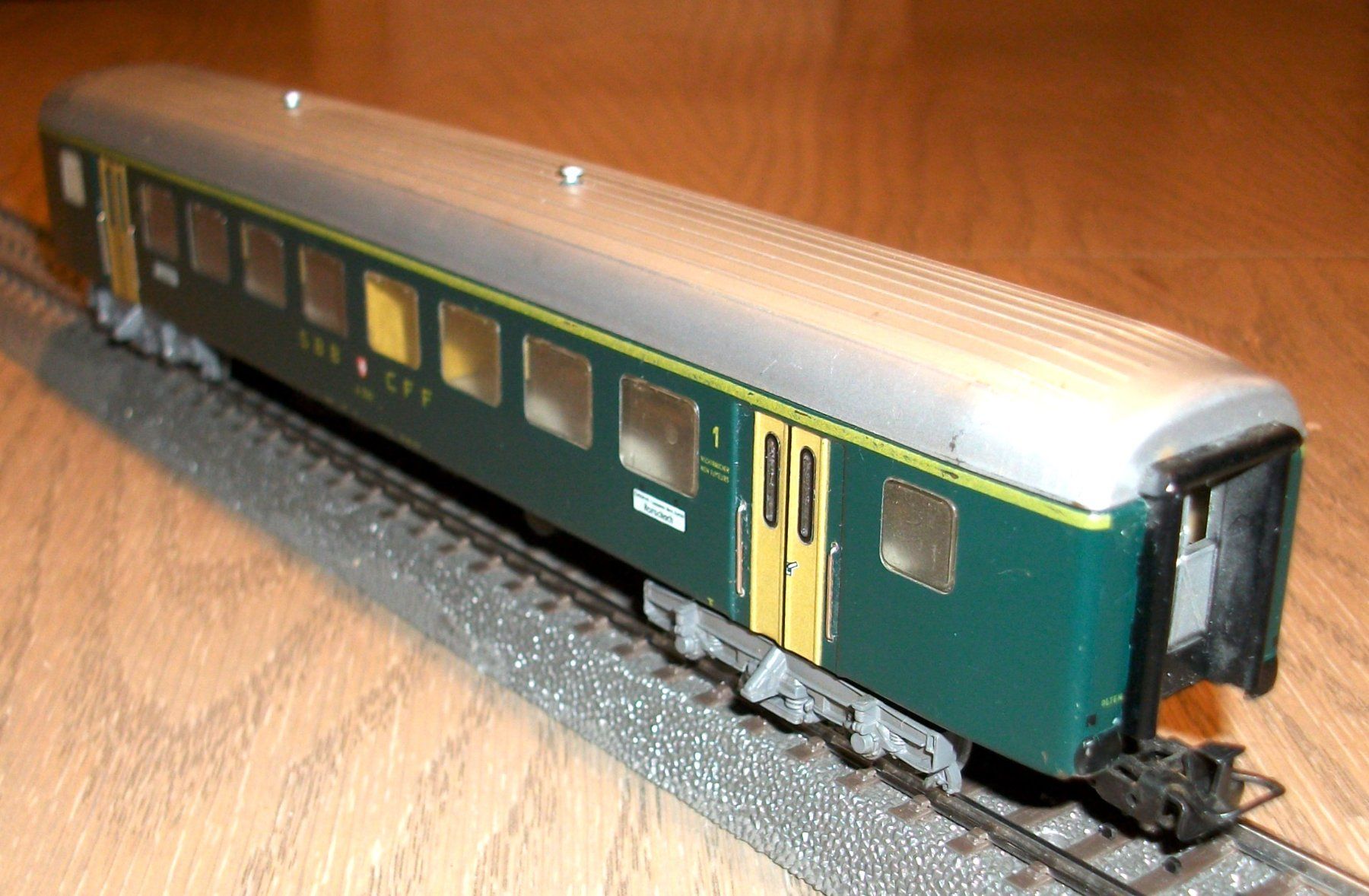 Märklin Modellini di ferrovie: SBB-Personenwagen 1. Kl., 4066 – Usato da St. Moritz venduto da Manu7500 2