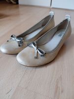 Ballerina mit kleinem Absatz. Gr.39