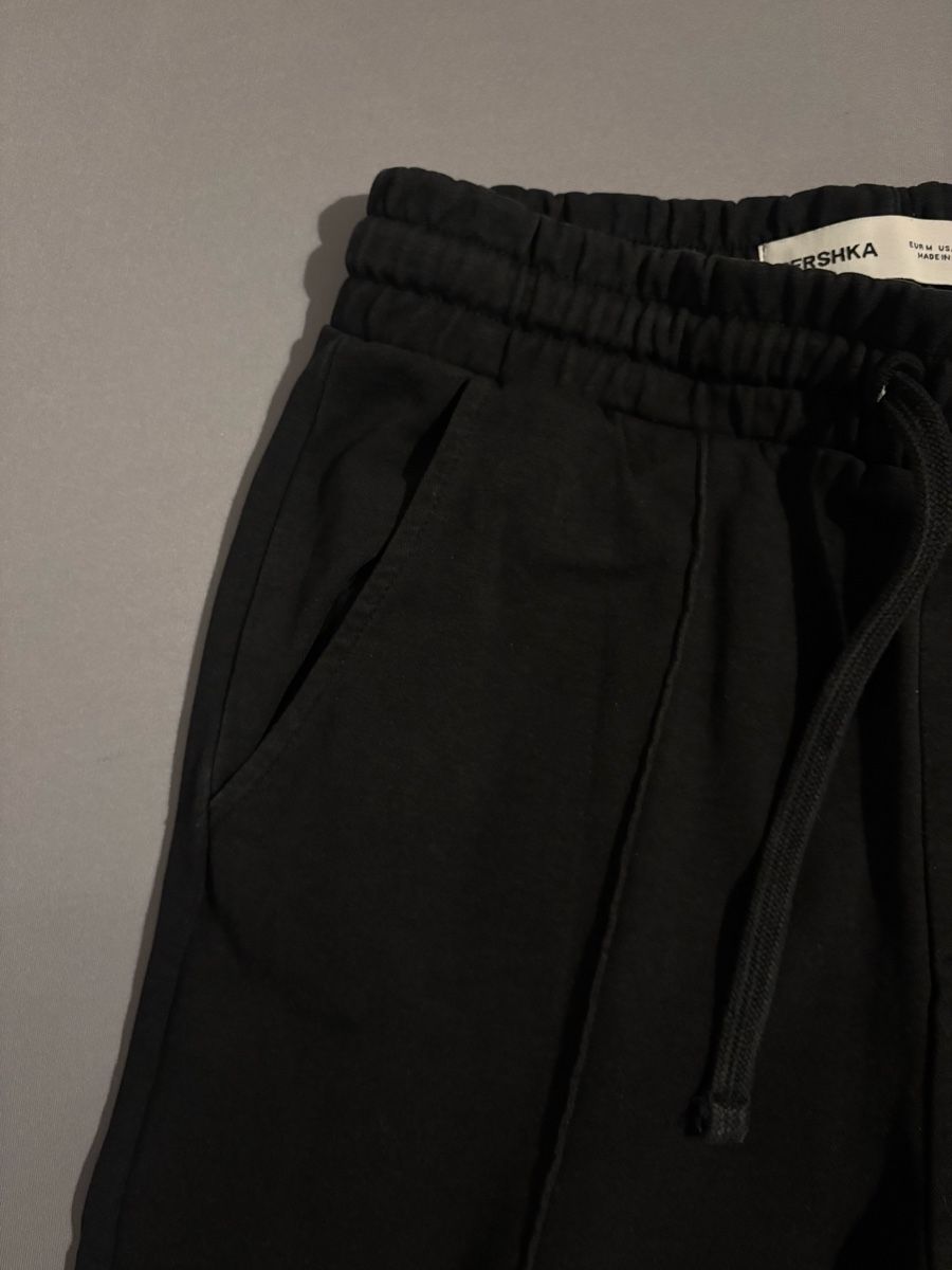 Bershka Pantaloni: Pantalon training noir Bershka – Usato da Chêne-Bougeries venduto da sor_9rzp 2