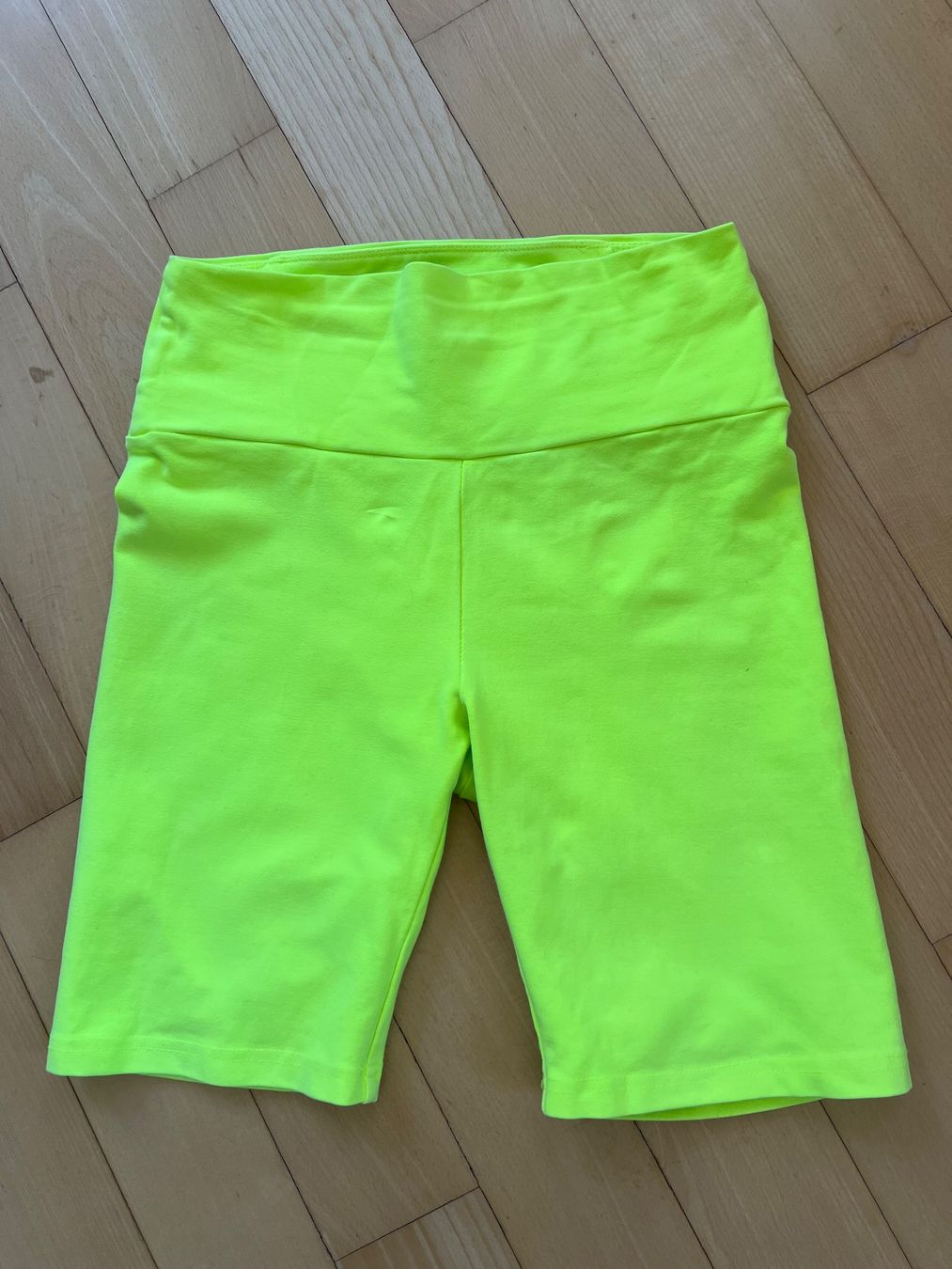Leggings: UGG  Neon Gr. S  neuwertig – Nuovo (secondo la descrizione) da Zürich venduto da ost_5sdl