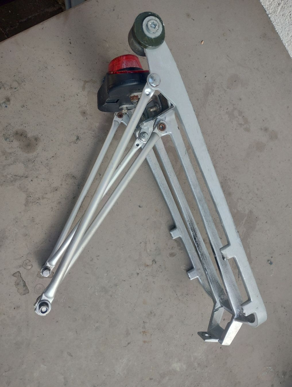 Pezzi di ricambio: Brompton Gepäckträger – Usato da Oetwil am See venduto da Kukuxumusu 3