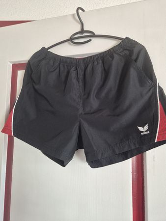 Erima Shorts schwarz Grösse M guter Zustand