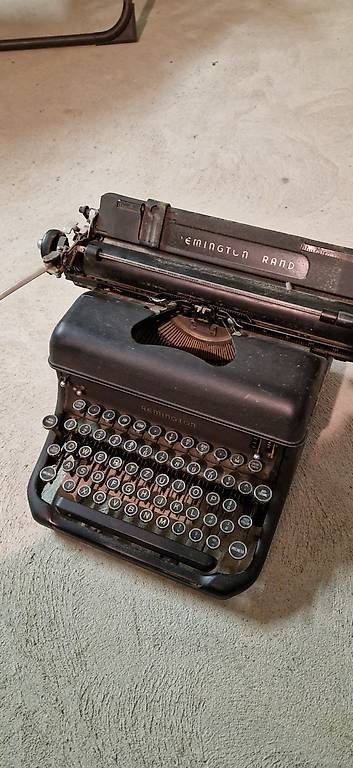 Macchine da scrivere: Remington rand schreibmaschine  – Usato da Aeschau venduto da Marc311994 4