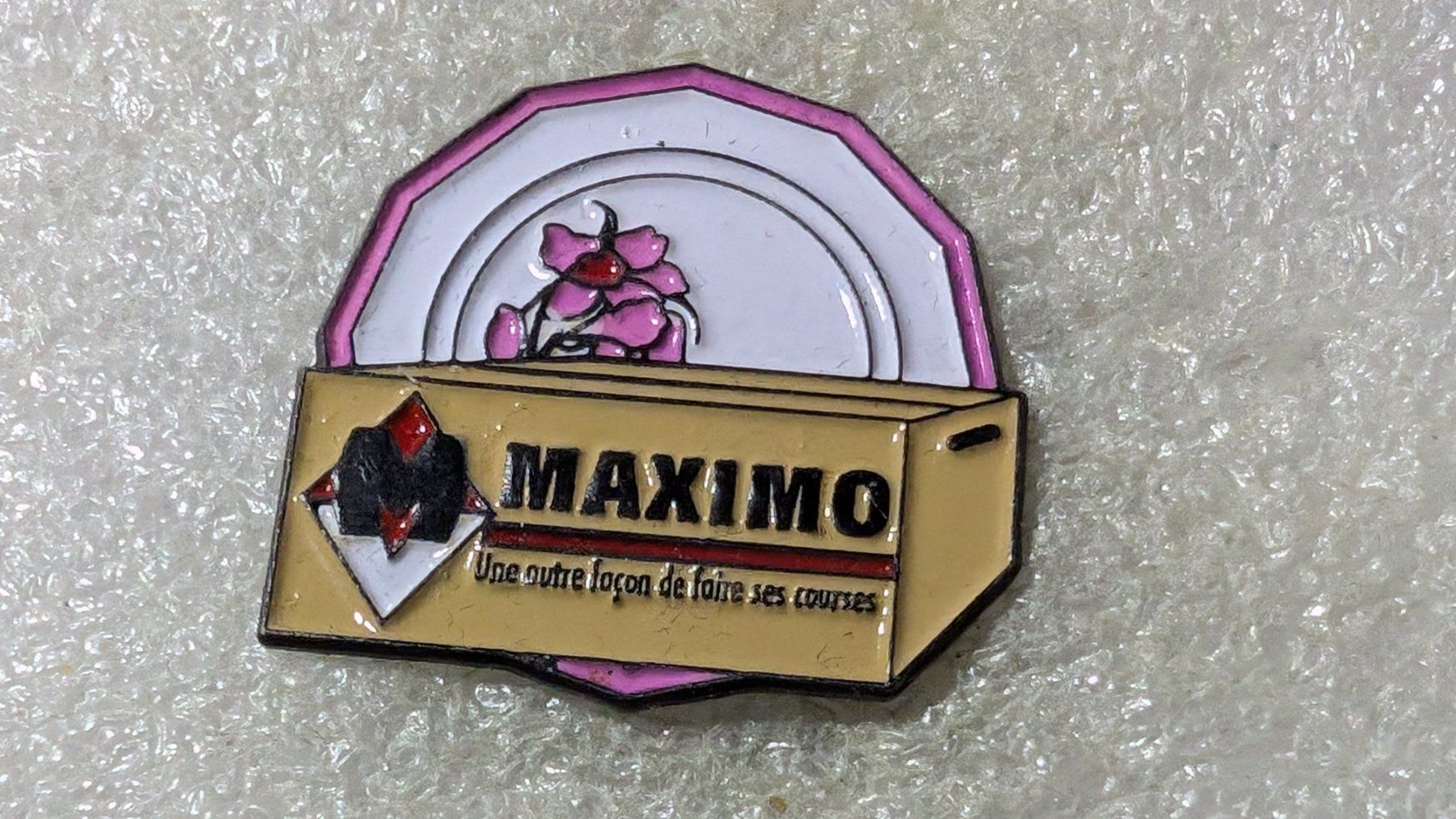 Placchette & Badge: Ansteckpin 169: Maximo – Usato da Oppligen venduto da Pin-Fall-Shop