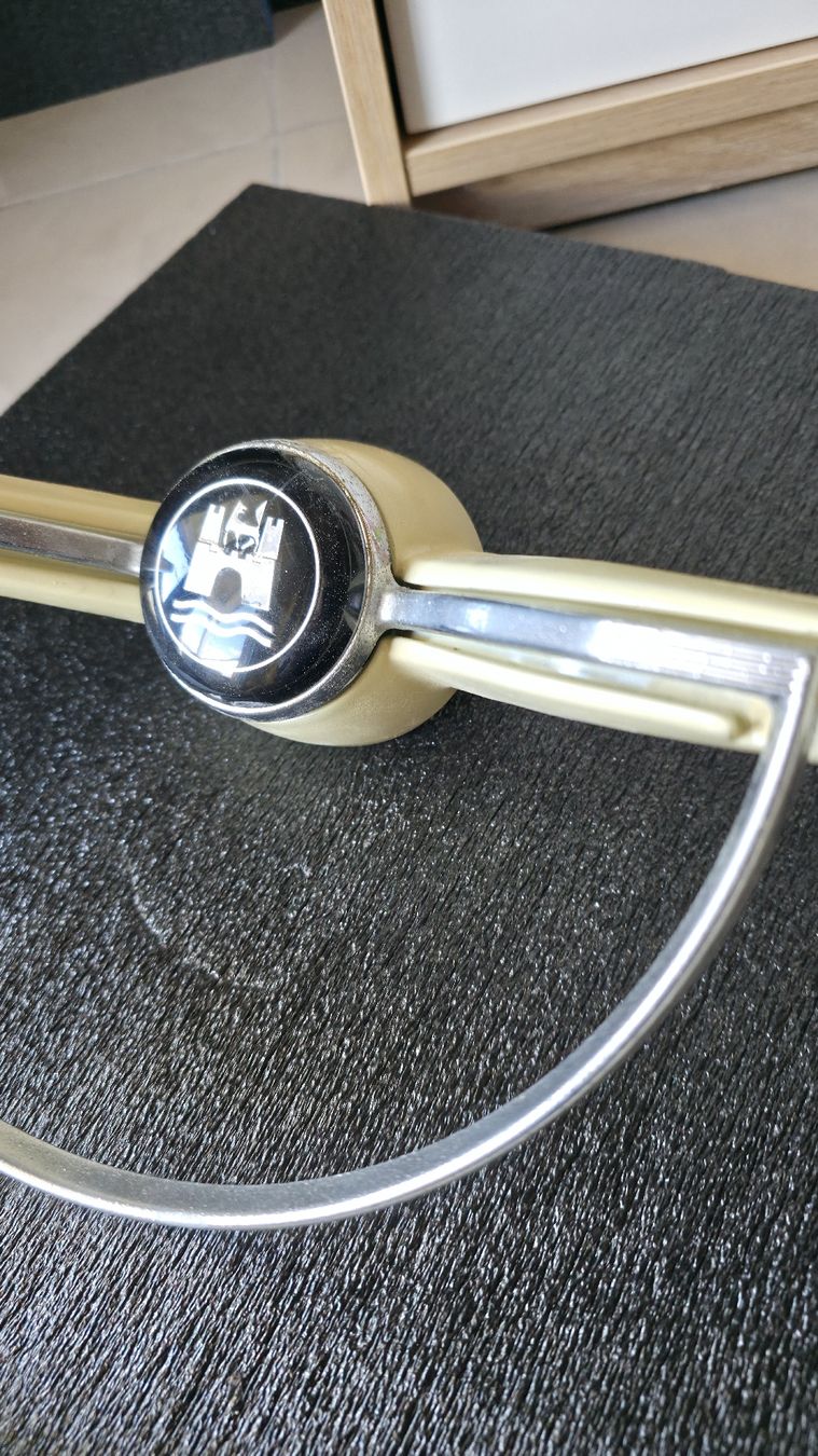 Volkswagen Tutti pezzi di ricambio auto: Volant vw coccinelle – Usato da Riaz venduto da chalan77 1
