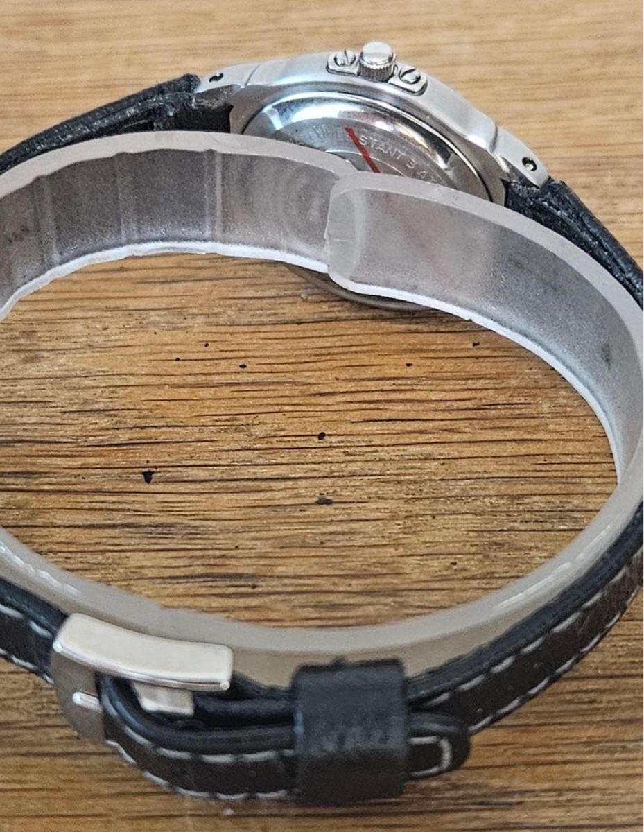 Givenchy Orologi: Givenchy Paris Damenuhr – Usato da Untersiggenthal venduto da TimeandShine 4