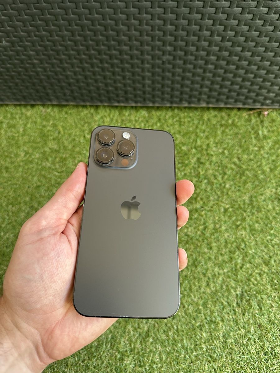 Apple Telefoni cellulari / Smartphones: iPhone 14 Pro Max Case and Charger Used – Usato da Buchs SG venduto da BobRob 3