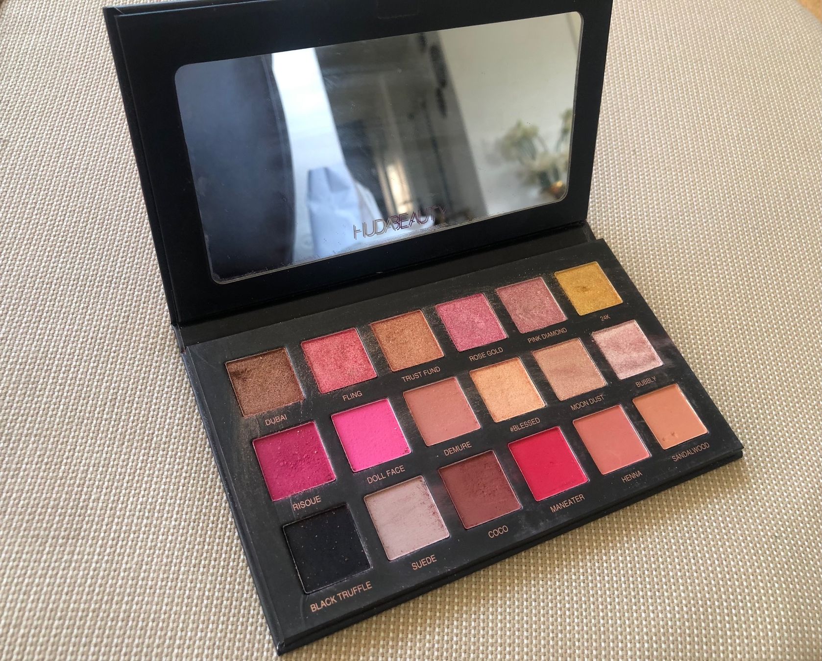 Make-up: Huda beauty eyeshadow – Usato da Dottikon venduto da 6571 1