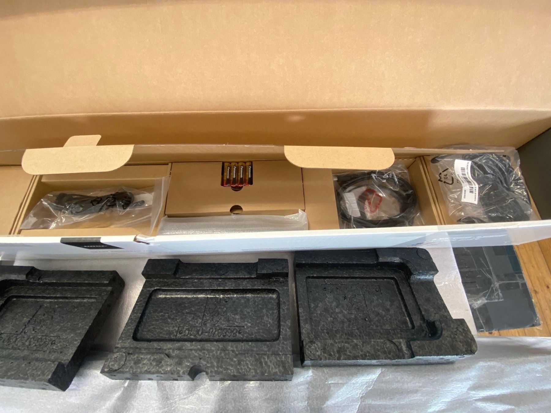 Bose Heimkino: Bose Soundbar 700 + Bass Modul 700 – Neu (gemäss Beschreibung) aus Heerbrugg von  7