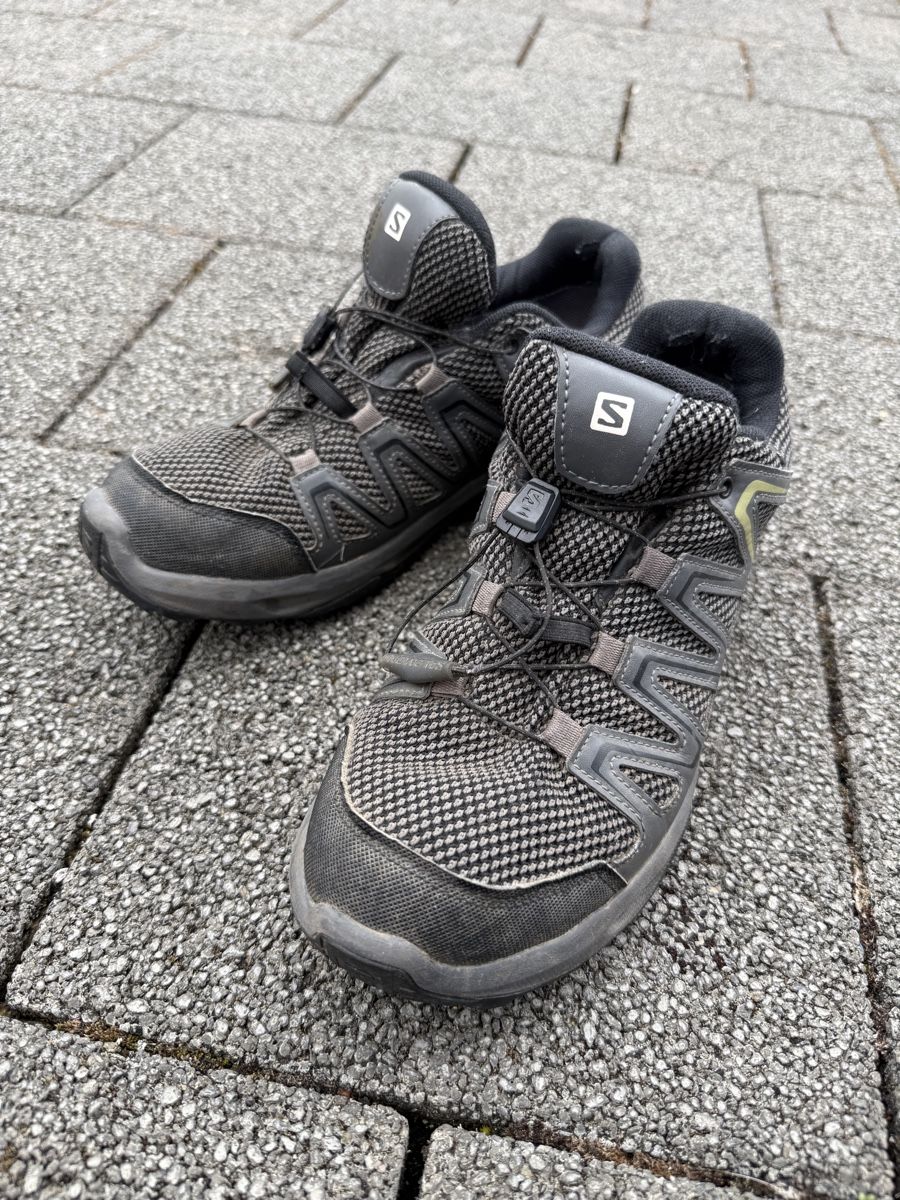 Salomon Scarpe da uomo: Salomon Trekkingschuhe Gr. 41 1/3 – Usato da Schmitten FR venduto da stl