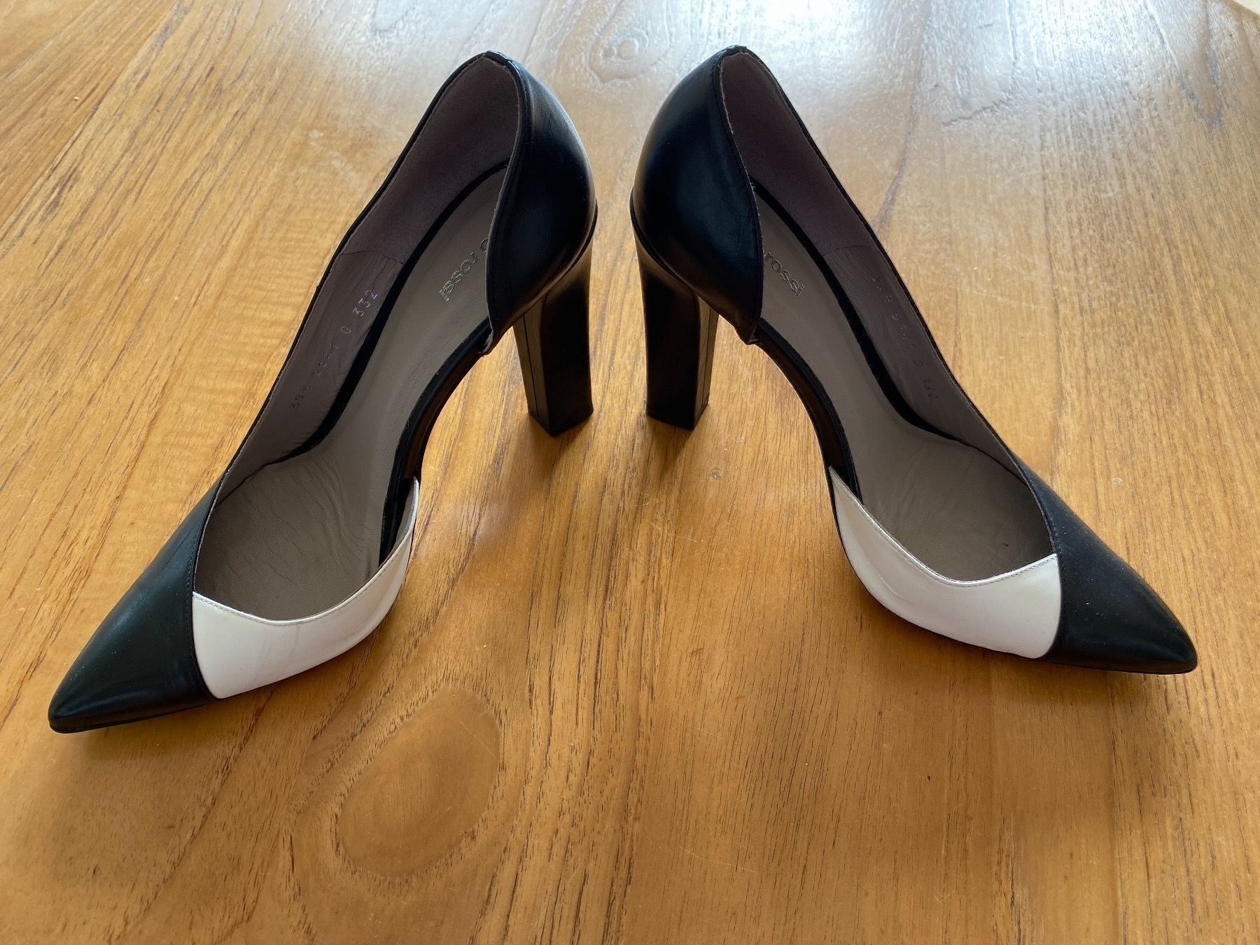 Damenschuhe: Gino Rossi Pumps in Schwarz/Weiss – Gebraucht aus Zürich von Grothschild 2
