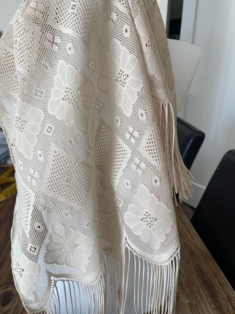 Étole légère en dentelle Beige, motif  floral, idéale été 