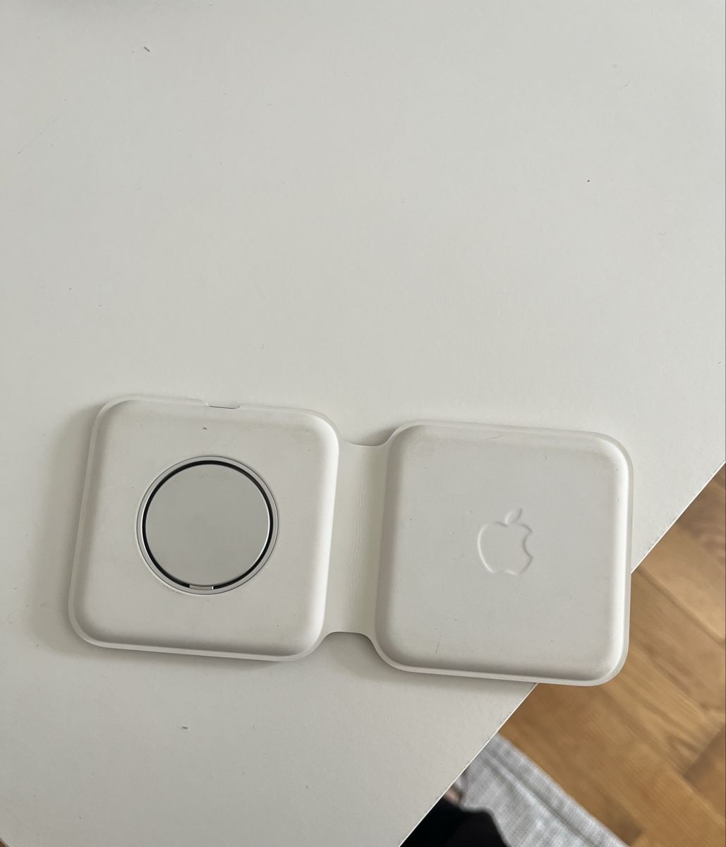 Apple Caricabatterie: Apple MagSafe Duo Charger  – Usato da Vevey venduto da ali_2bqn