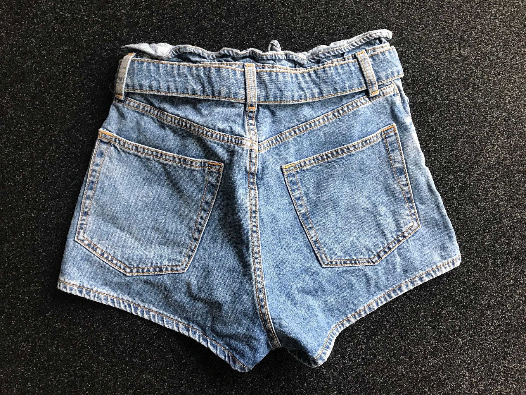 Jeans: Jeans Shorts Gr 36 – Usato da St. Margrethen SG venduto da kellenbh 1