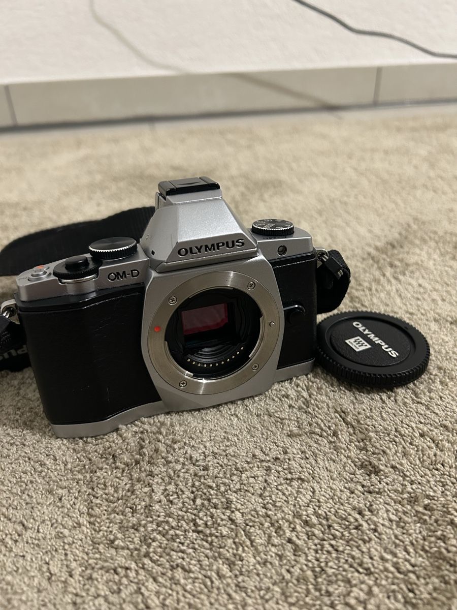 Olympus Kamera: Olympus OM-D E-M5 Camera Silver and Black – Gebraucht aus Oberengstringen von ere_5yyr 4